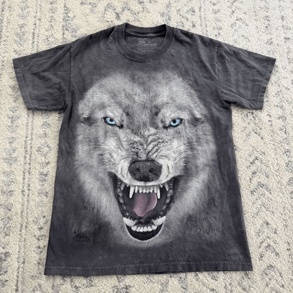 Men’s The Mountain S Wolf Graphic Tee